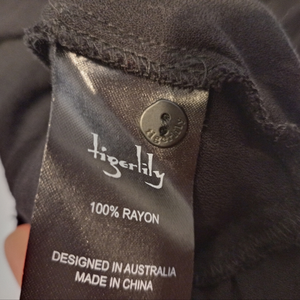 Tigerlily Tango Black Mini dress in size 6 - Picture 4 of 8